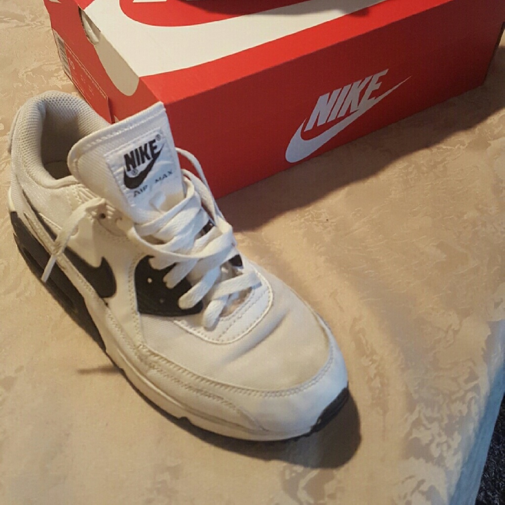 PRICE DROP - Nike Women's Air Max