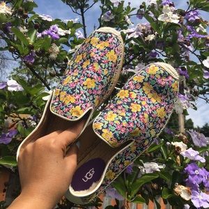 NEW  Floral UGG Slip Ons 🌸🌺🌼