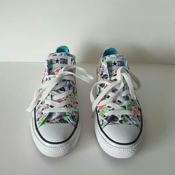 ⭐Weekend Wear Host Pick⭐  Chuck Taylor's NWOT - Picture 4 of 8