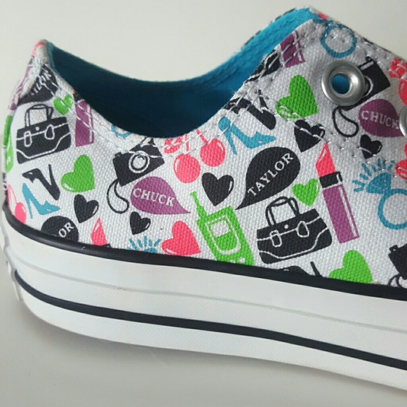 ⭐Weekend Wear Host Pick⭐  Chuck Taylor's NWOT - Picture 6 of 8