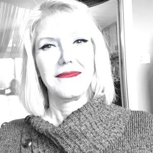 Meet your Posher, Edith