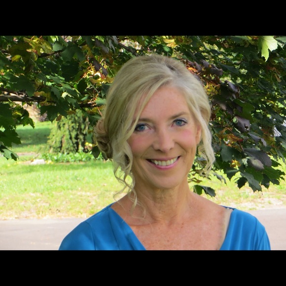 Meet your Posher, Patricia - Picture 1 of 1