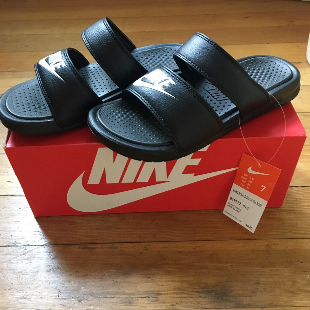 Nike Benassi Duo Ultra Slide Black Women's Size 7