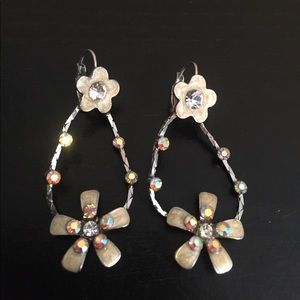 Flower rhinestone earrings