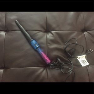 "Plugged" Curling Wand
