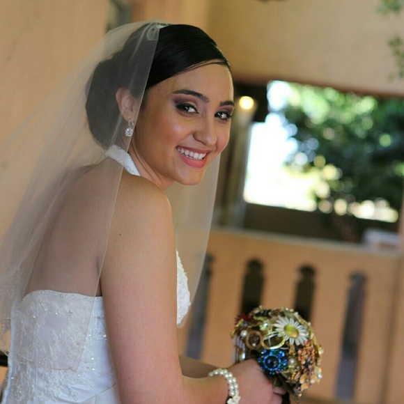 Meet your Posher, Stephanie - Picture 3 of 3