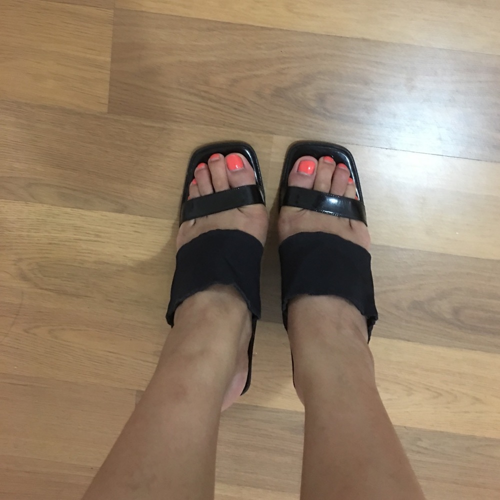 💯 authentic ferragamo sandal