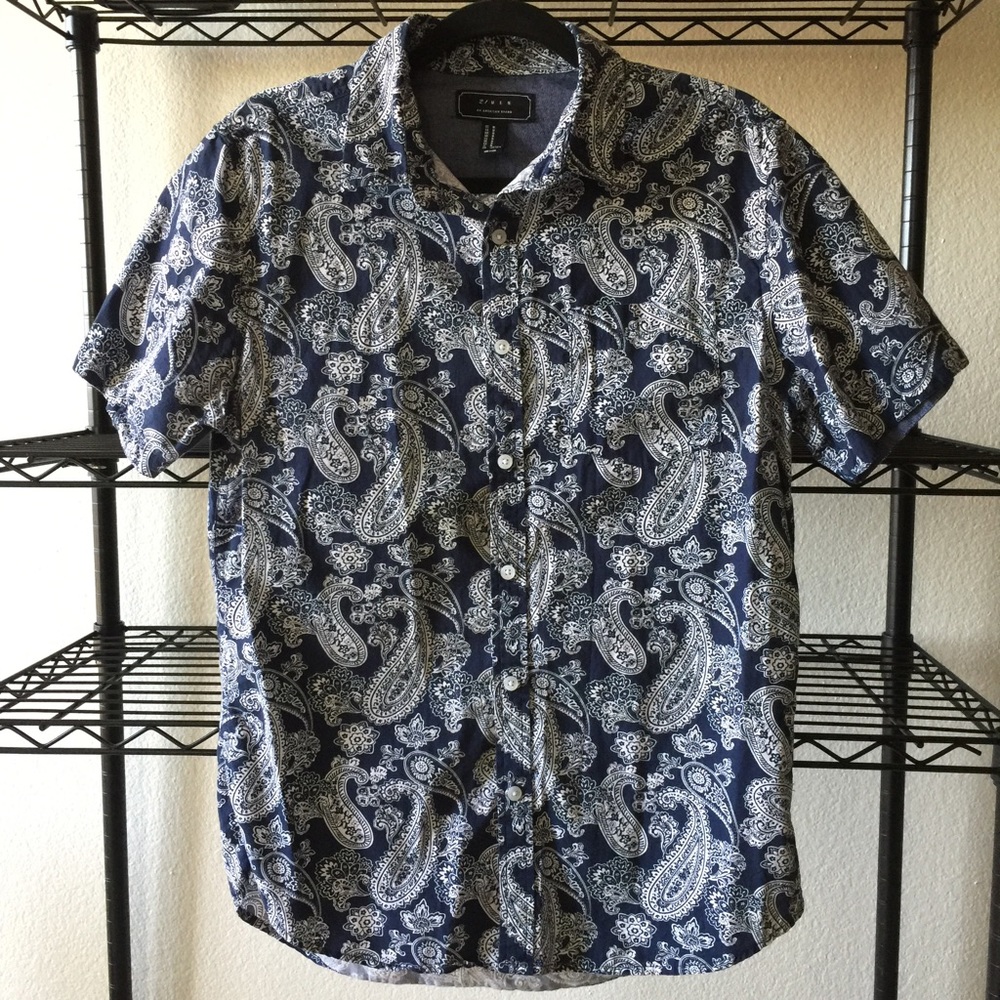 Forever 21 Men Short Sleeve Button up Size Medium