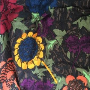 Lularoe Tall and Curvy leggings NWT