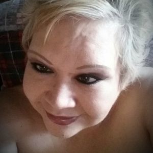 Meet your Posher, Lorina
