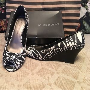 Jones of NY canvas wedge shoes 8 1/2