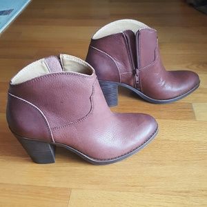New Brown Leather Lucky Brand booties