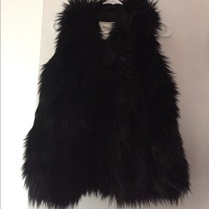 Abercrombie small faux fur vest NWT