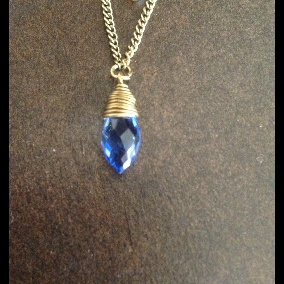 NWOT Oxidized Gold Dangles with Peridot & Blue - Picture 5 of 6