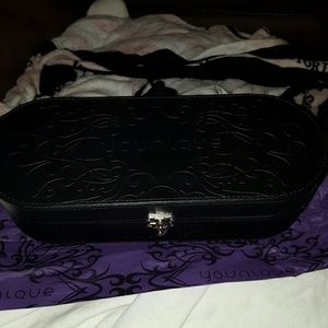 YOUNIQUE AUTHENTIC MAKEUP CASE