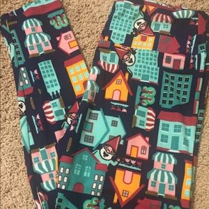 LuLaRoe OS Gnome Leggings