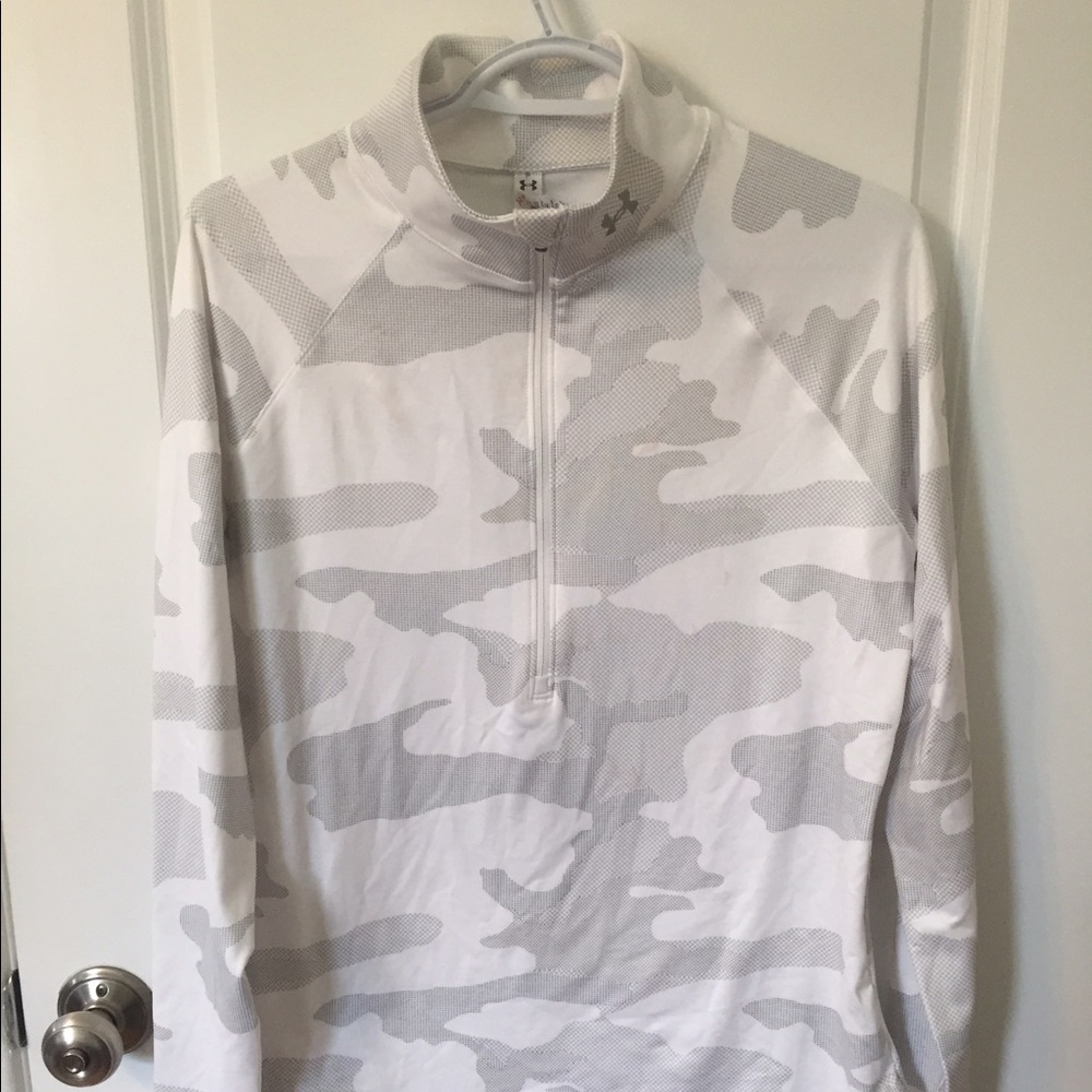 White Under Armour camouflage 1/4 zip