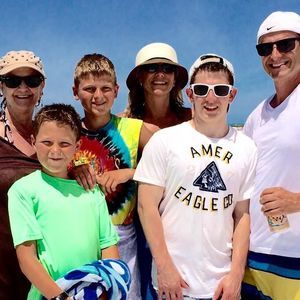 Meet your Posher, Max