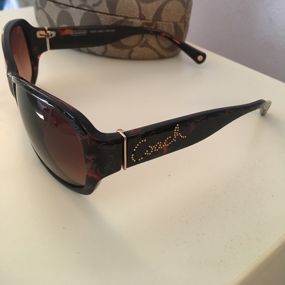 Coach tortoise sunglasses - Picture 3 of 5