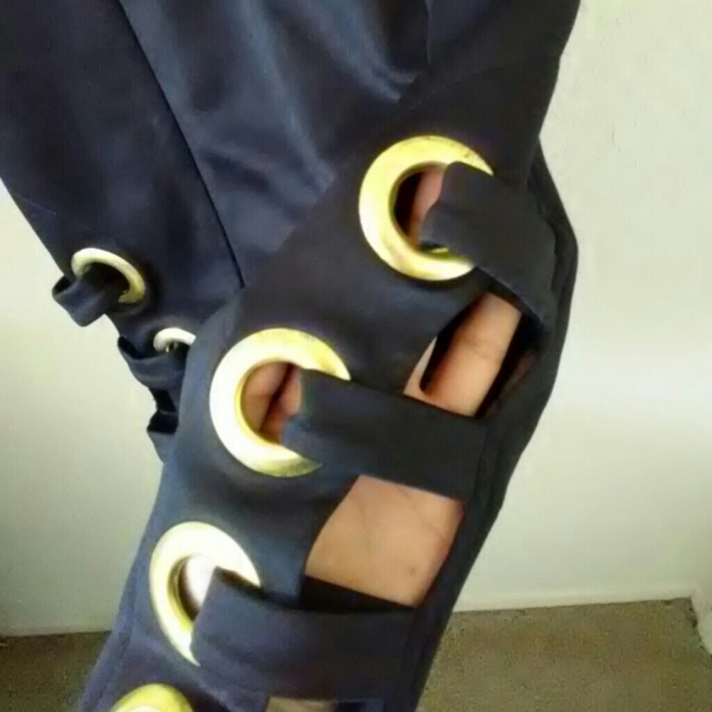 Dress - Picture 2 of 4