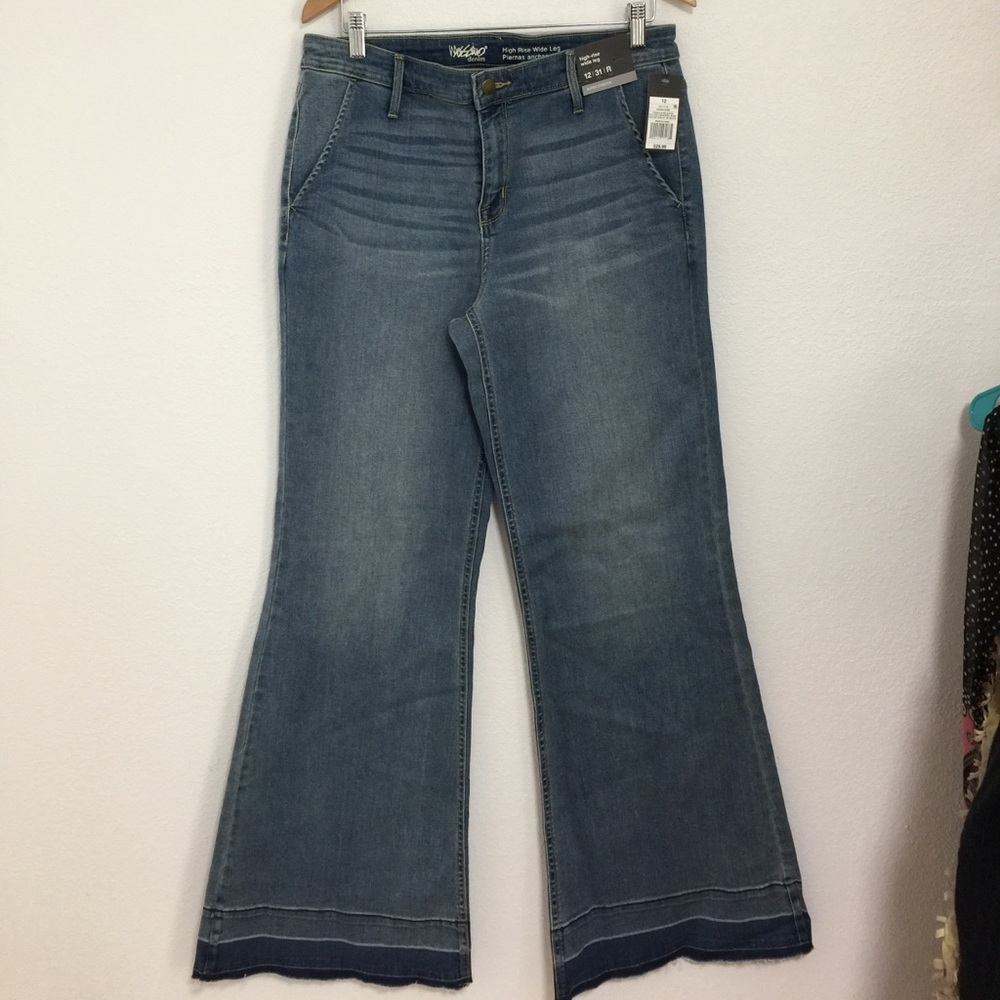 Size 12 / 31 Regular high rise wide leg jeans