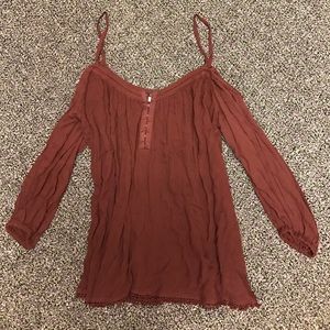 Open shoulder long sleeve