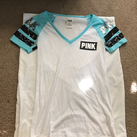 V-neck.Victoria secrets PInk - Picture 2 of 3