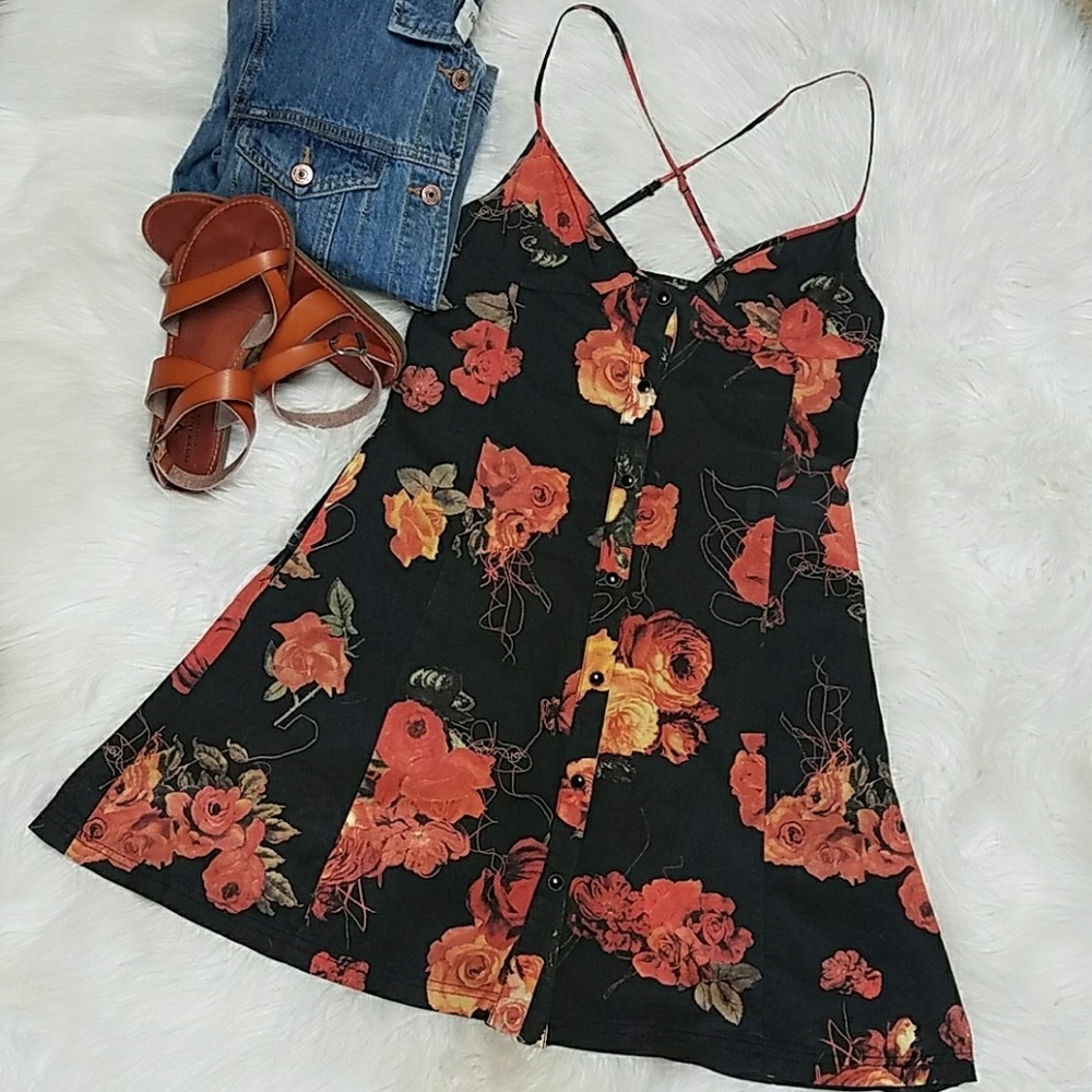Adorable black floral sundress!