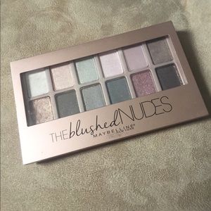 The Blushed NUDES Eyeshadow Pallet by Maybelline