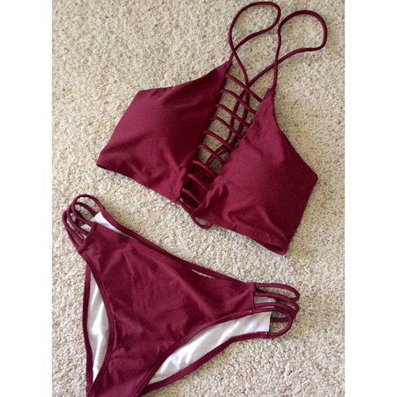 🦀 Wine Red Halter Bikini 2 piece. - Picture 3 of 3