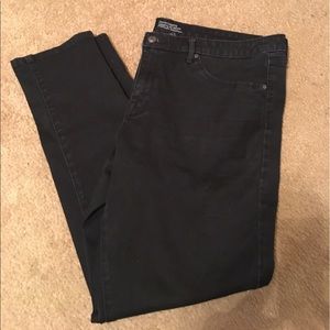 Black denim legging