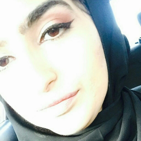 Meet your Posher, Halie - Picture 1 of 1