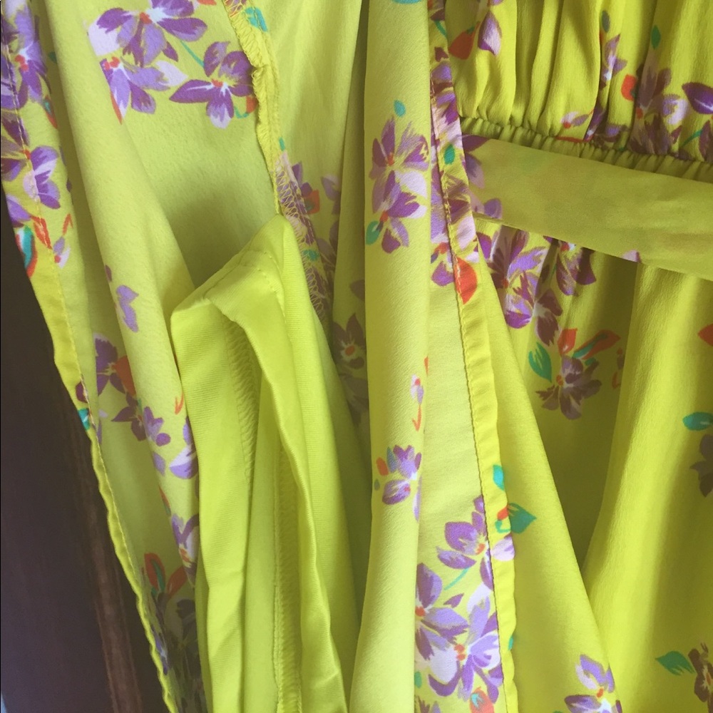 Spring Floral Dress - Picture 4 of 4