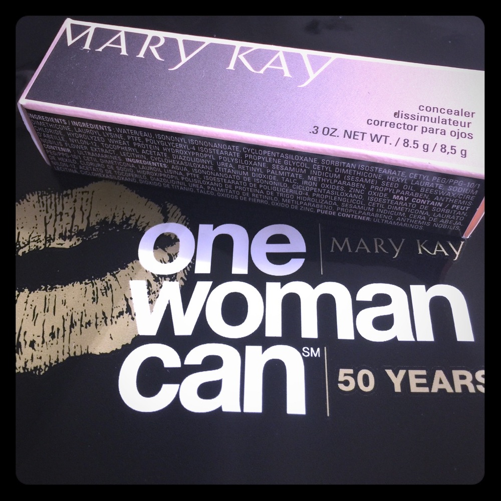 Mary Kay concealer in beige 1