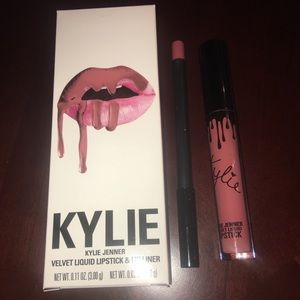 Kylie Velvet harmony lip kit
