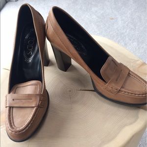 Tod's N.Progretto T.100 Moccassino Round Toe Heels