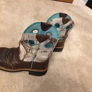 Women's Ariat cowgirl boots