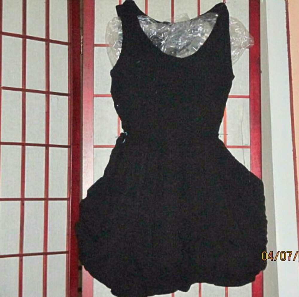 Black flown teared  mini formal Dressy