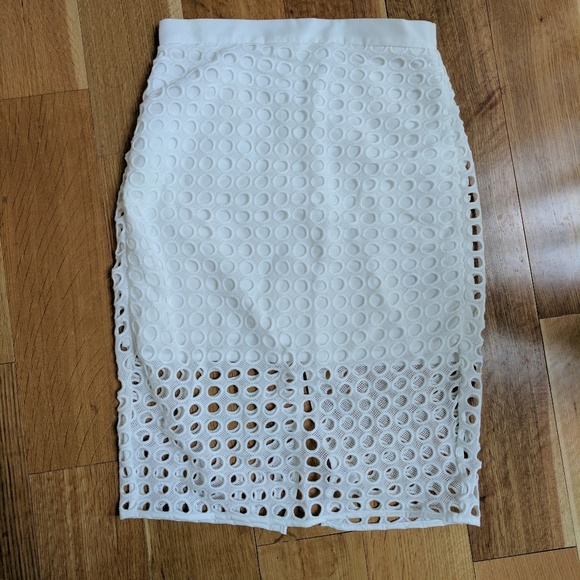 Banana Republic white eyelet pencil skirt - Picture 2 of 4