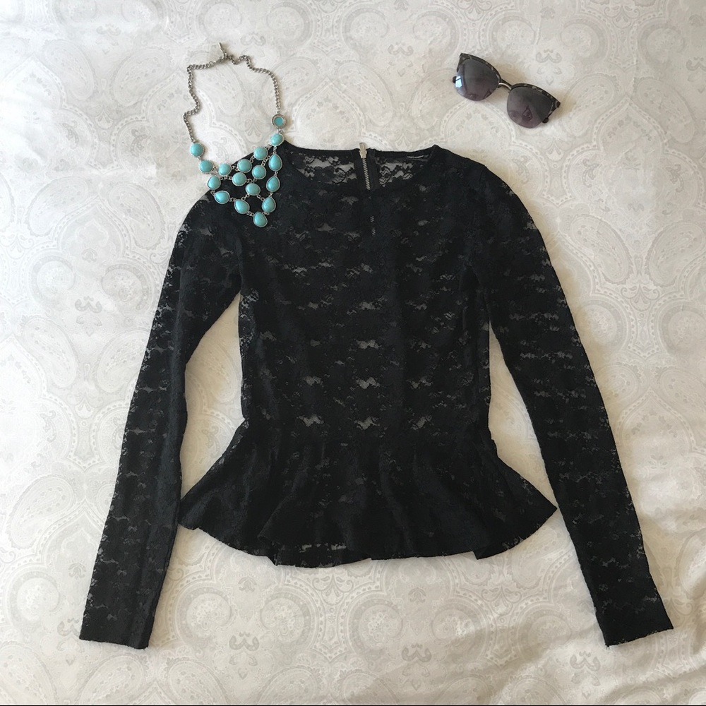 H&M lacey peplum top!