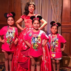 Meet your Posher, Gloria