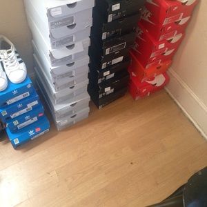 EVERY SHOE I SELL HAS THE OG BOX ! 👟📦
