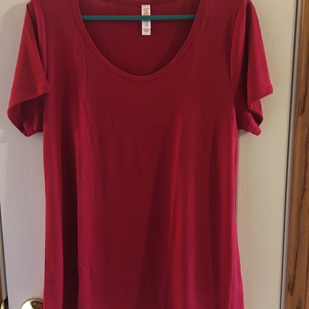 LuLaroe classic tee