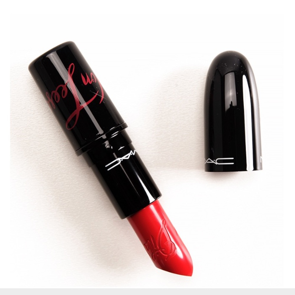 Mac x Dita Von Teese "Von Teese" lipstick