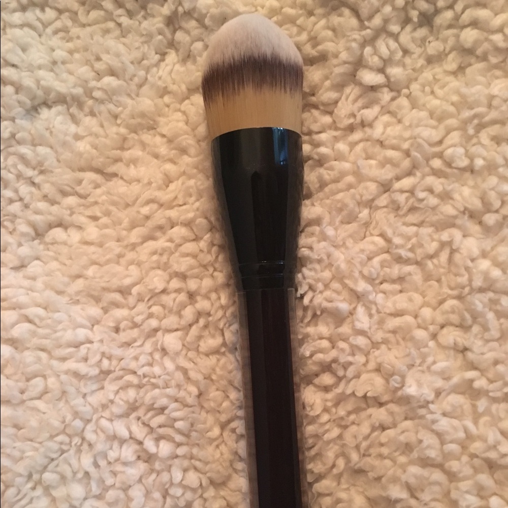 Foundation brush