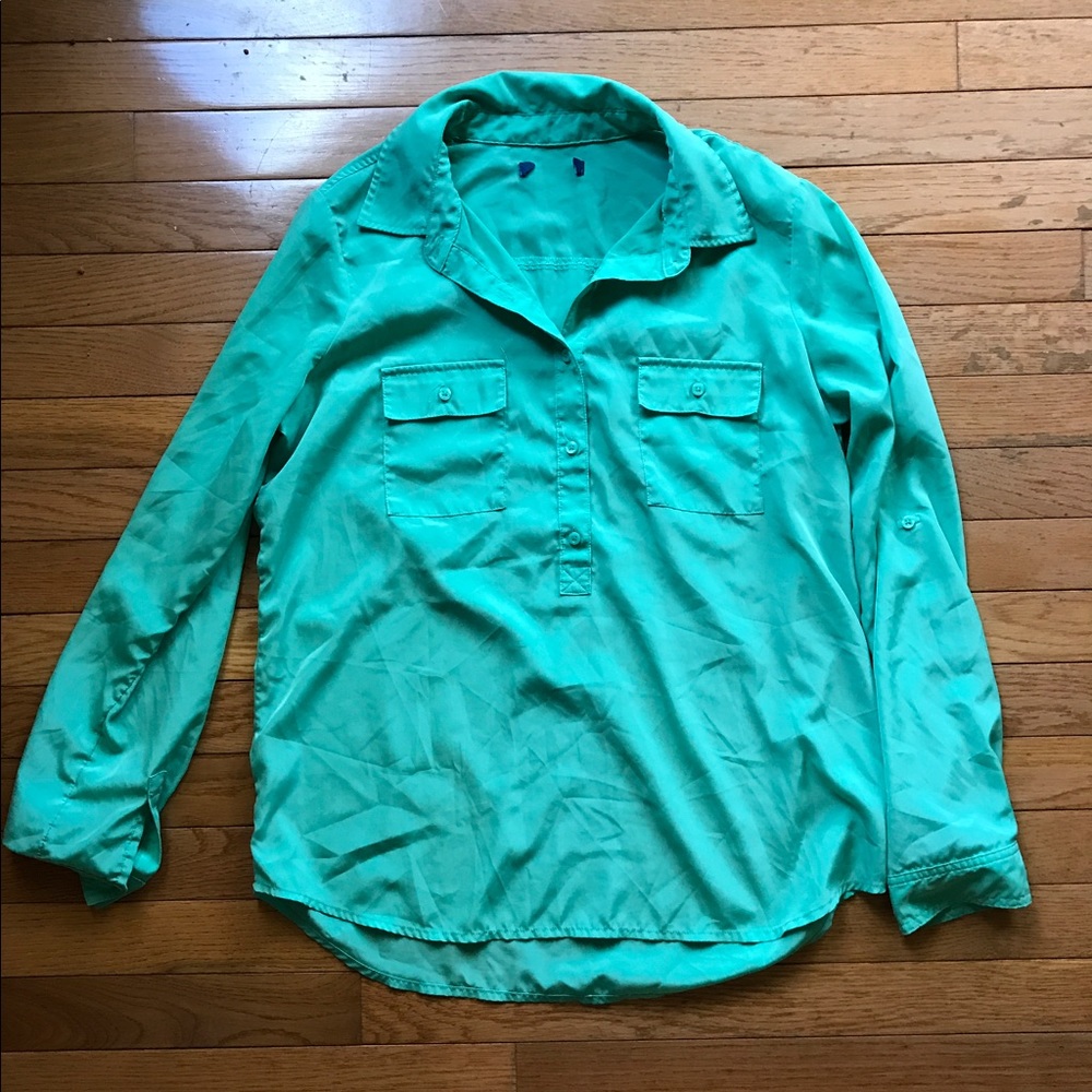 Green long sleeve top