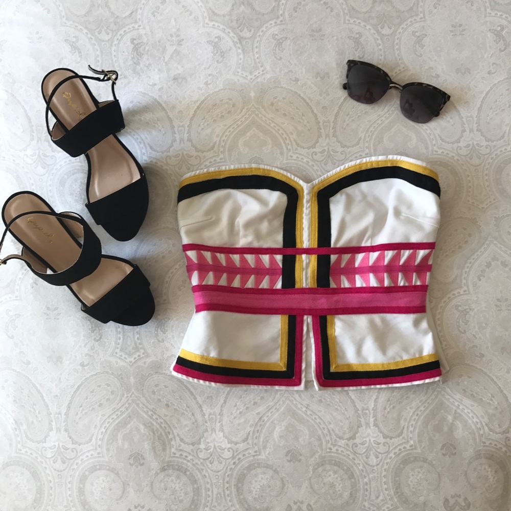 Signature 8 Strapless croptop