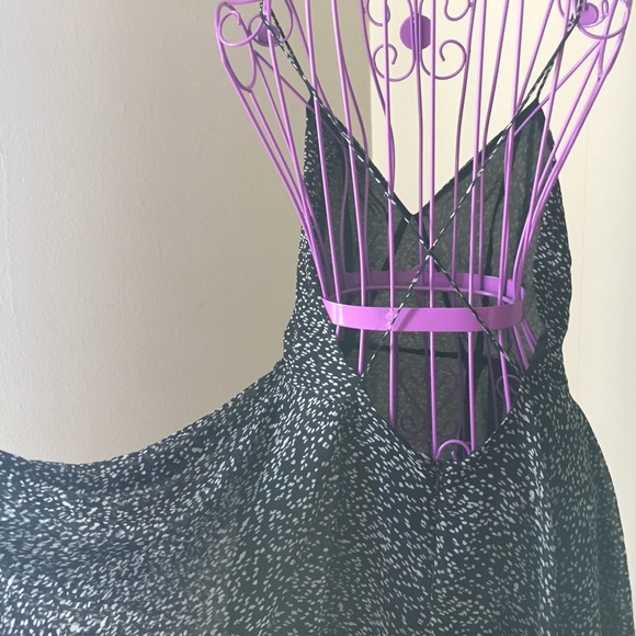 LAST CALL 9/11/22 - Open Back V-Neck Black Cream Gypsy Boho Dress - Picture 5 of 7