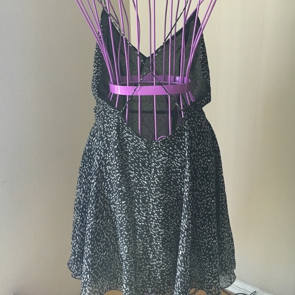 LAST CALL 9/11/22 - Open Back V-Neck Black Cream Gypsy Boho Dress - Picture 7 of 7