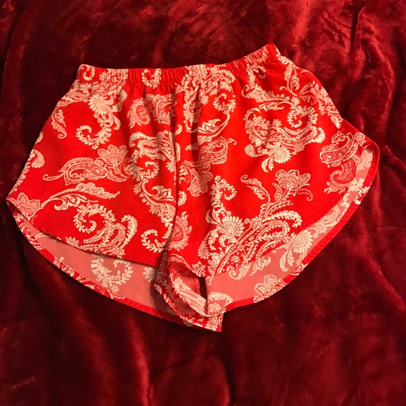 Pants - red bandana pattern shorts